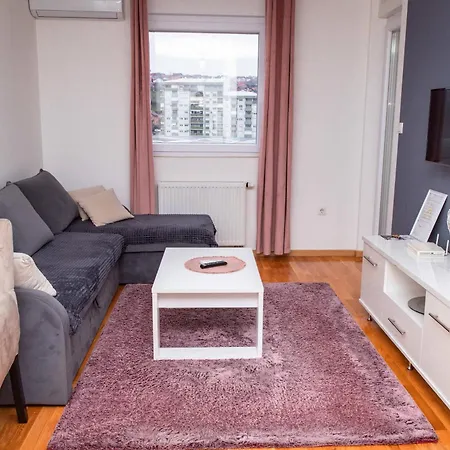 Royal 2 Apartment
