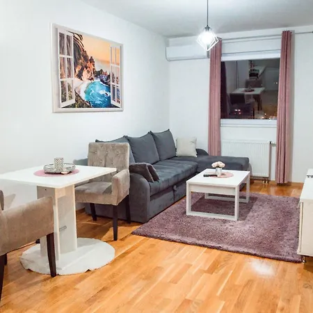 Apartment Royal 2 *